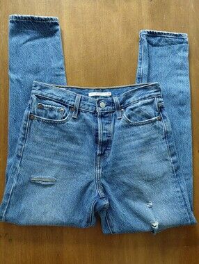 Levi's Wedgie Icon High Rise Distressed Denim Jeans Size 26 Button Fly